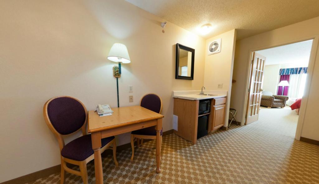 Americinn By Wyndham, Galesburg, Il Phòng bức ảnh
