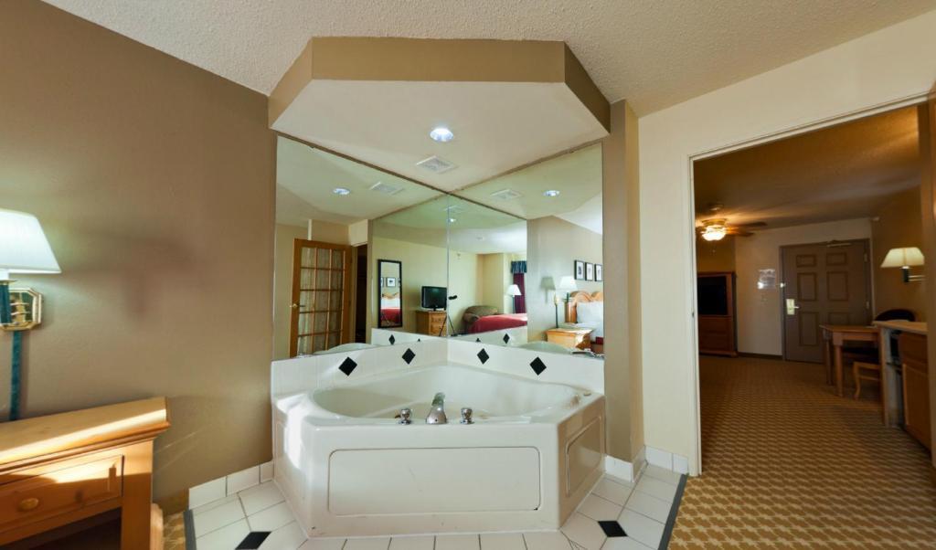 Americinn By Wyndham, Galesburg, Il Phòng bức ảnh